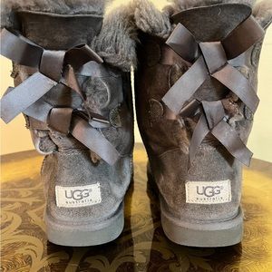Ugg bows short boot Australian color gray size:5 us #3280